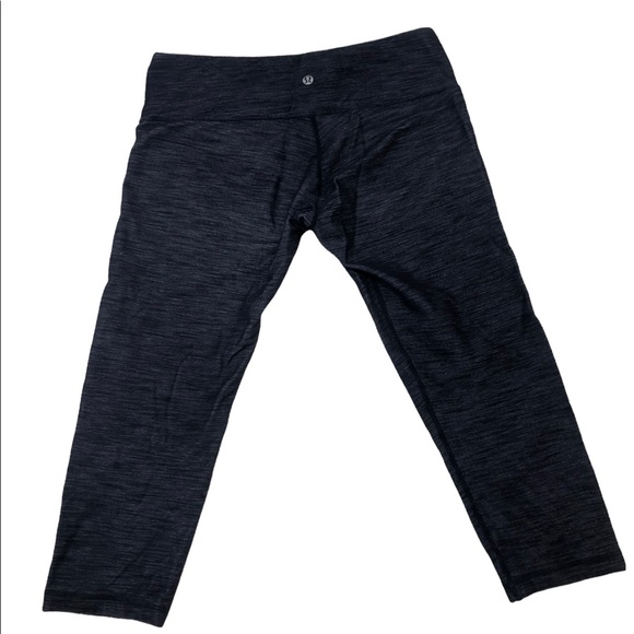 Lululemon Women’s Capri Workout pants size 8 - Picture 2 of 6